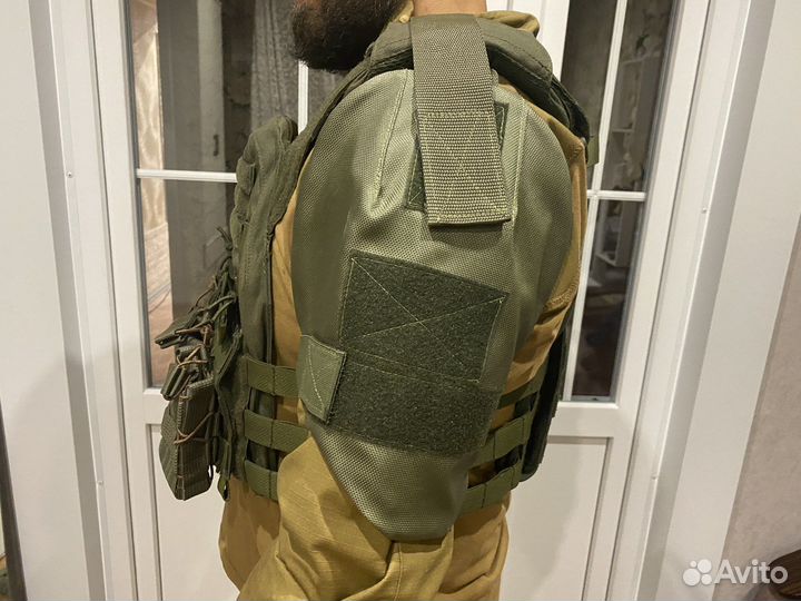 Защитные наплечники