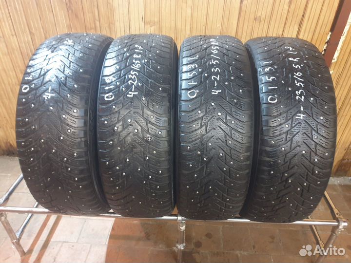 Nokian Tyres Hakkapeliitta 8 SUV 235/65 R17 107T