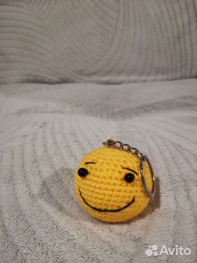 Вязаная игрушка-брелок