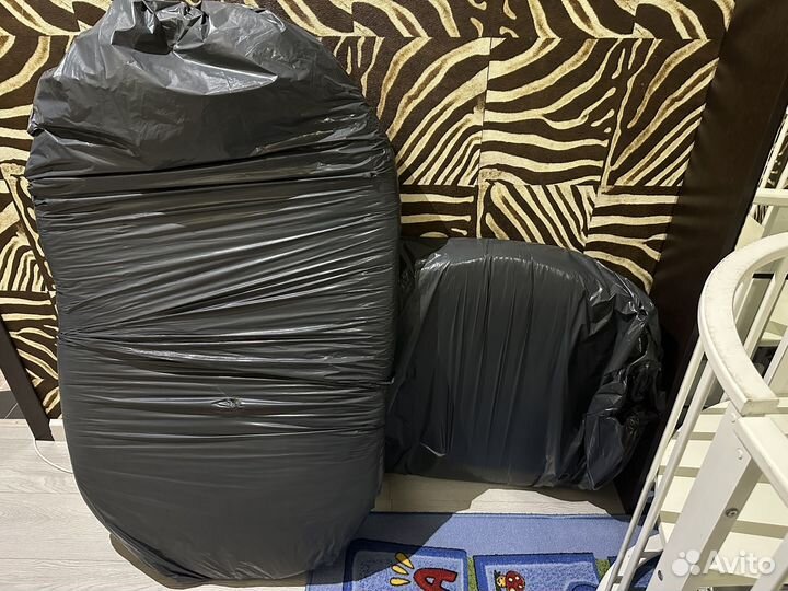 Детская кроватка с маятником