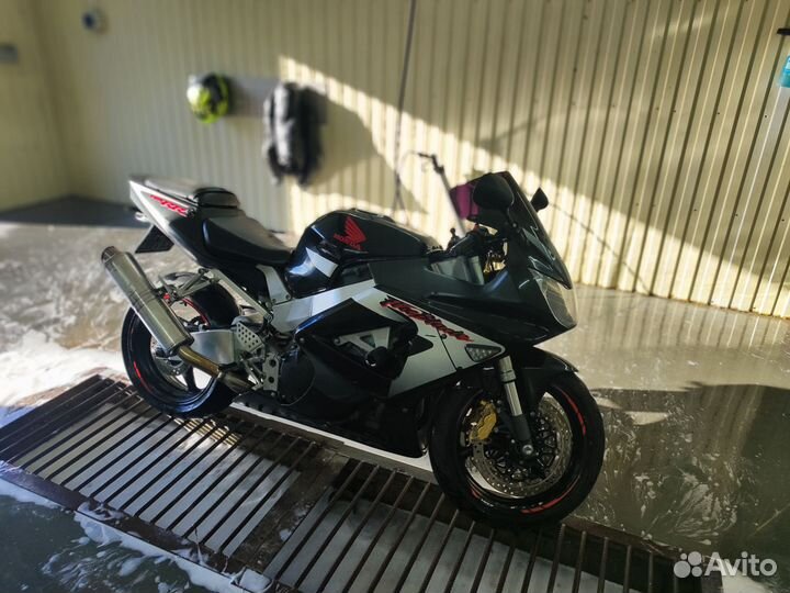 Honda cbr 929 fireblade