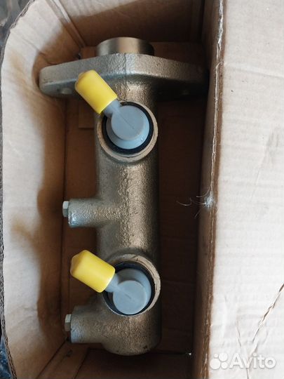 Главный тормозной цилиндр HD65