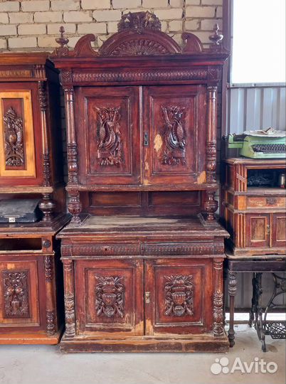 Антикварный буфет