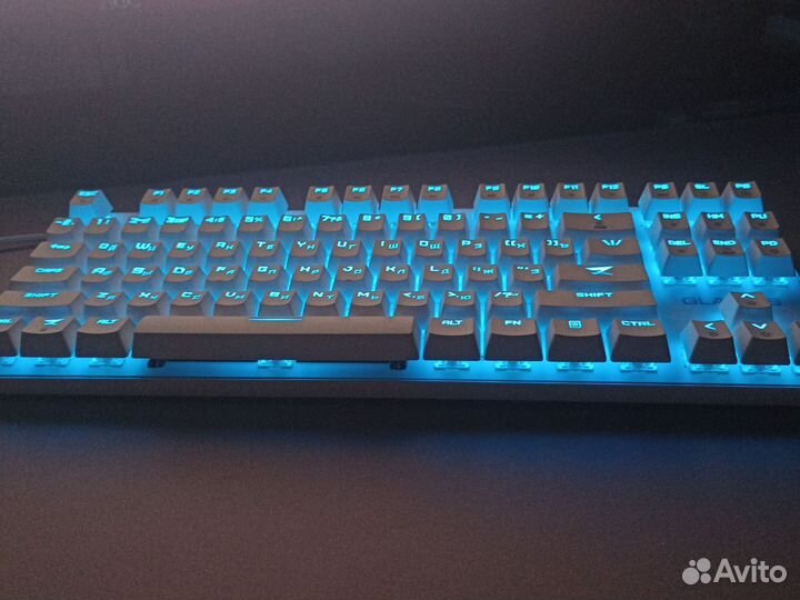 Игровая механическая клавиатура белая