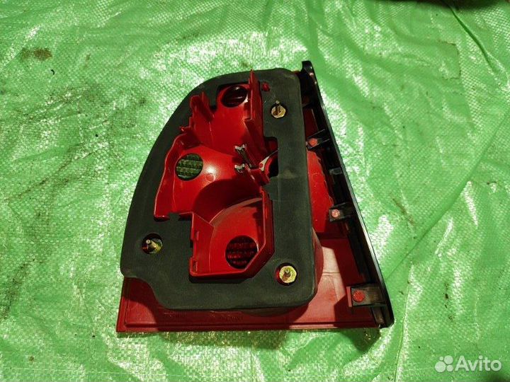 Фонарь задний правый Volkswagen Passat B5+ седан