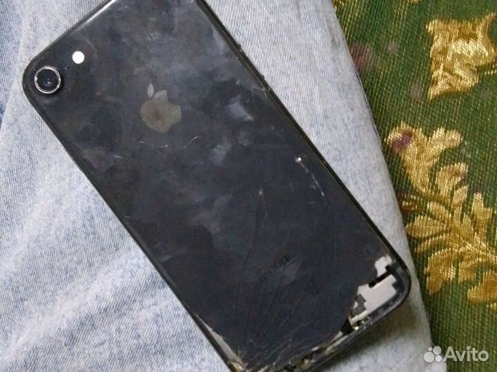 iPhone 8, 64 ГБ