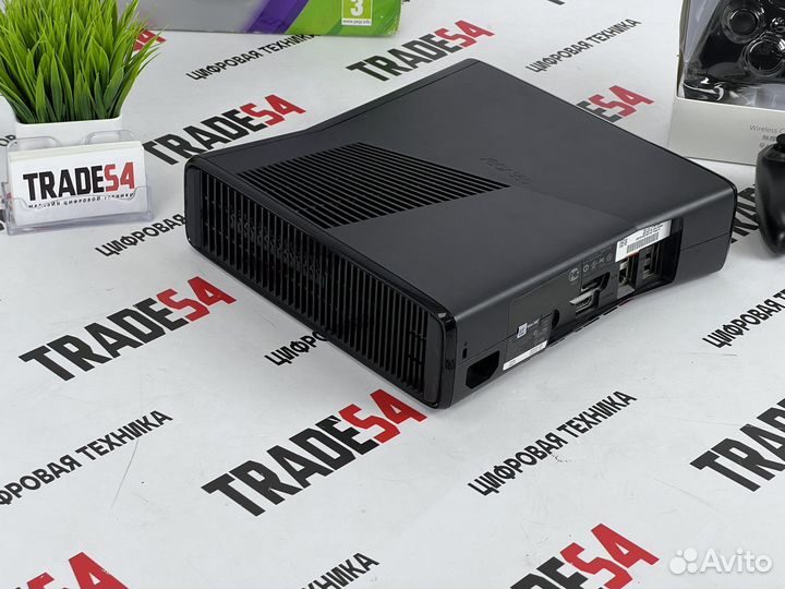 Xbox 360 1TB Два геймпада 180 Игр