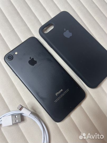 Телефон iPhone 7