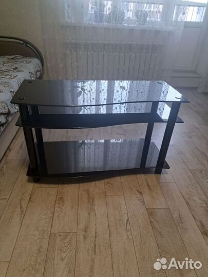Стеклянная тумба под тв телевизор