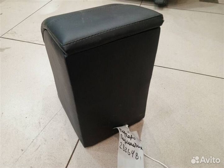 Подлокотник Mitsubishi Pajero iO 1998-2007