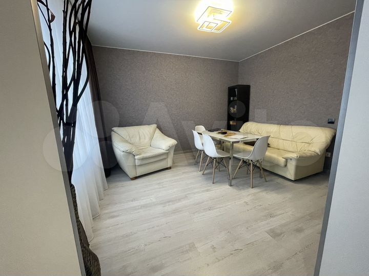 2-к. квартира, 53 м², 8/9 эт.