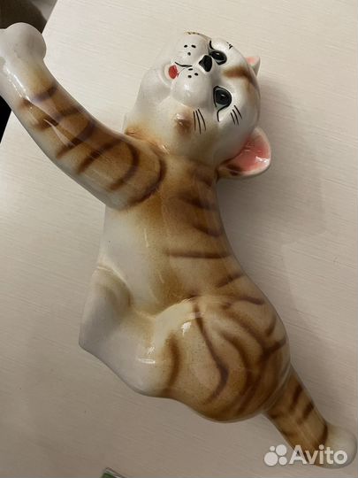 Статуэтка кошка