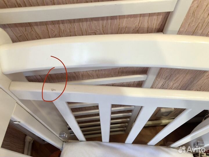 Кроватка для новорожденных с маятником