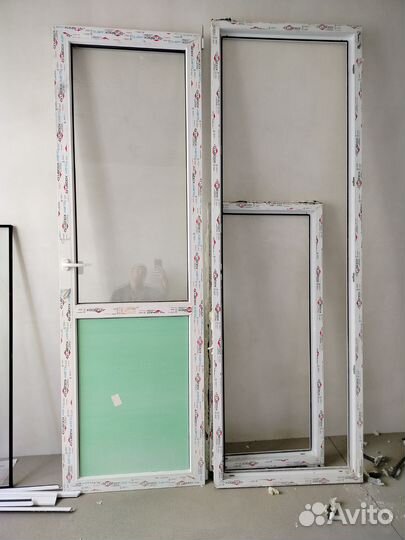 Балконная дверь с окном новая