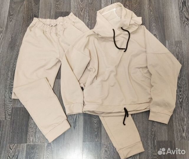 Спортивный костюм женский