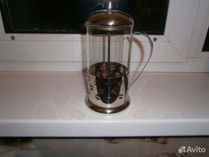 Стаканы, пресс д/чая,молочник,тарелки