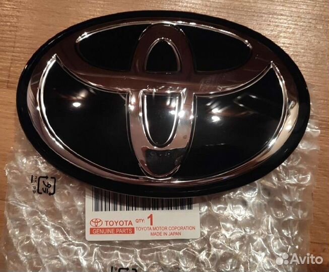 Продам Эмблему Toyota