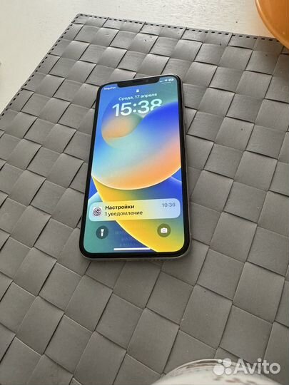 iPhone X, 64 ГБ