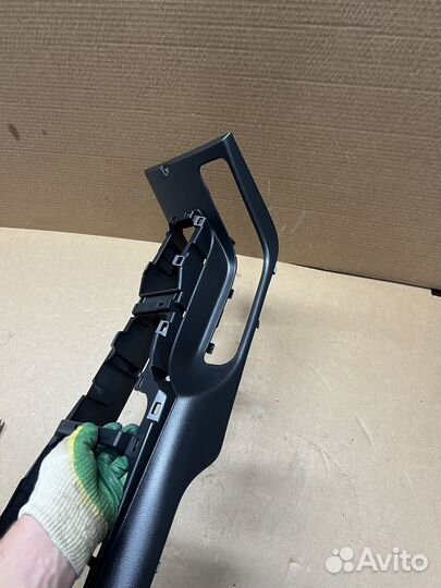 Накладка центральной консоли Toyota Fortuner 2