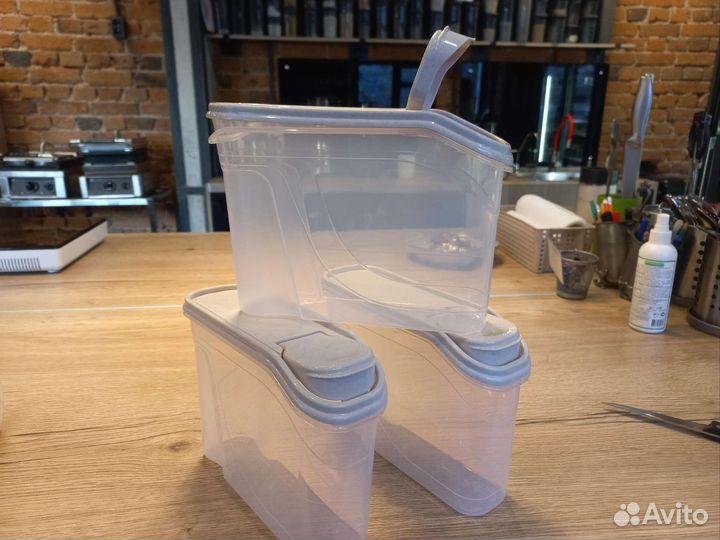 Контейнер для сыпучих продуктов