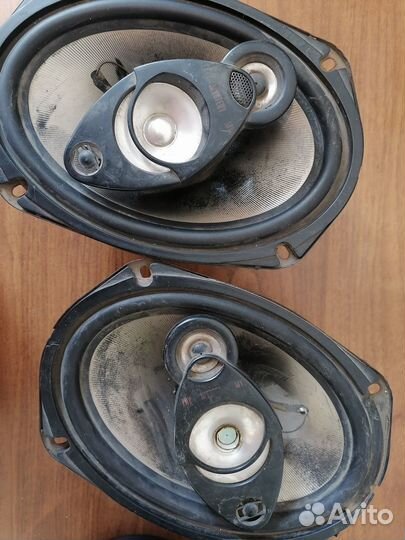 Акустические колонки в автомобили