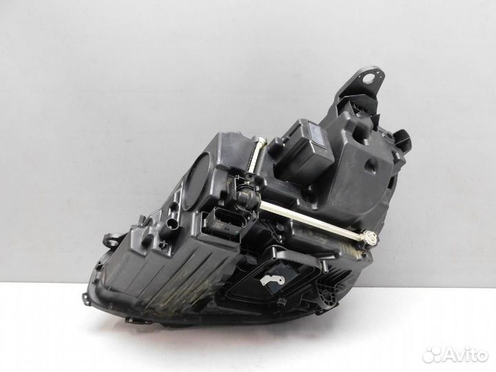 Фара правая Mercedes-Benz E-Class