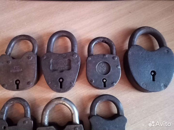 Замки старинные (ключи)
