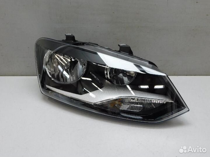 Фара правая Volkswagen Polo