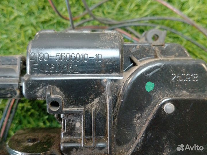 Замок багажника granta электрический