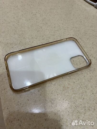 Чехол на iPhone 11