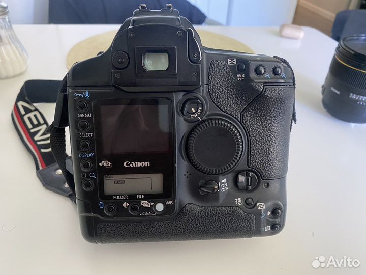 Canon 1ds mark 2 + tamron sp 90 2.8 macro