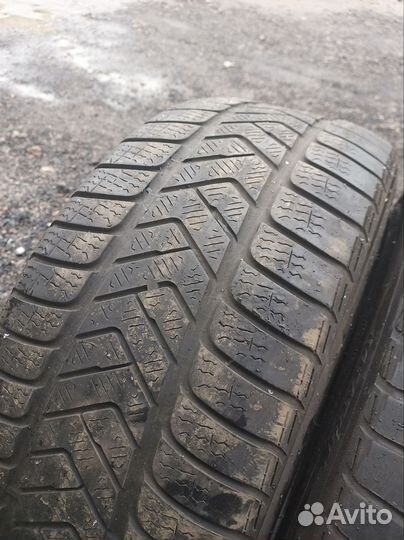 Pirelli Winter Sottozero 3 245/45 R19 102V