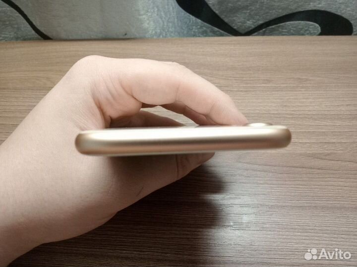 iPhone 8, 64 ГБ