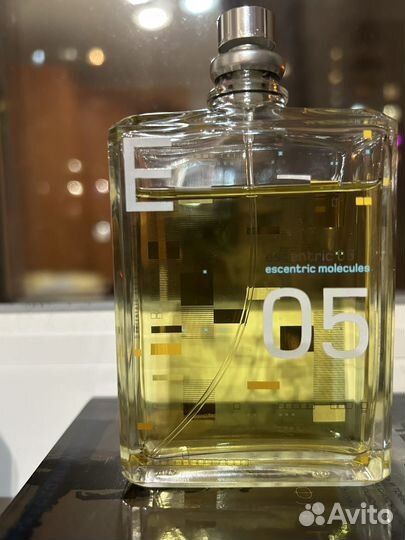 Escentric 05 escentric molecules