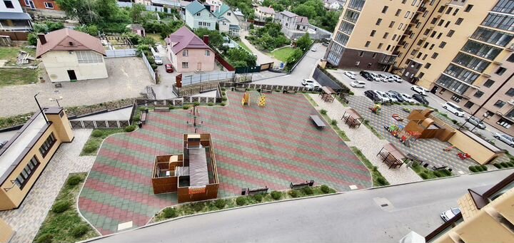 2-к. квартира, 72 м², 2/10 эт.