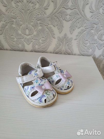 Сандалии для девочки