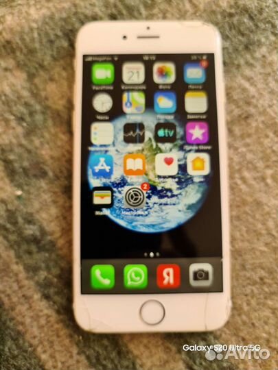 Телефон iPhone 6
