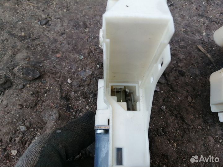 Мотор стеклоподъемника передний Ford Focus 2