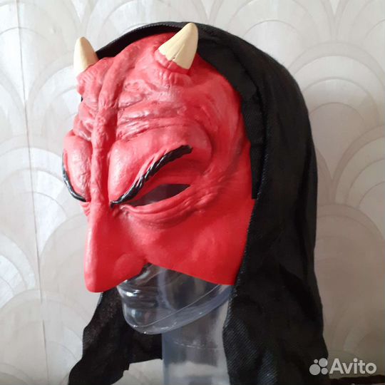 Маска на хэловин