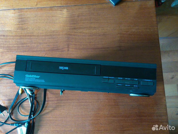 Видеомагнитофон Gold Star