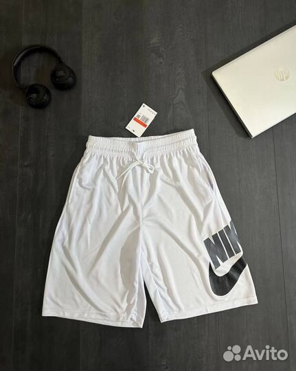 Стильные шорты nike (хит 2024)