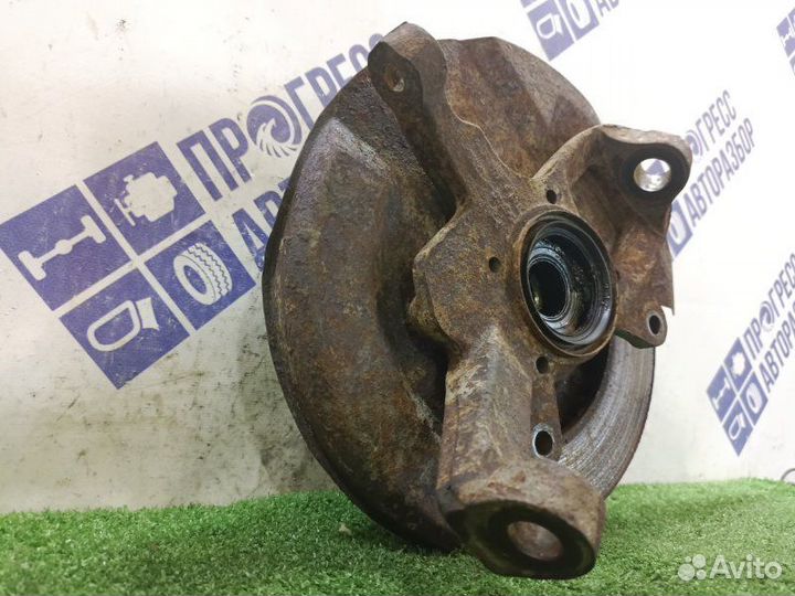 Кулак поворотный передний левый Hyundai Terracan