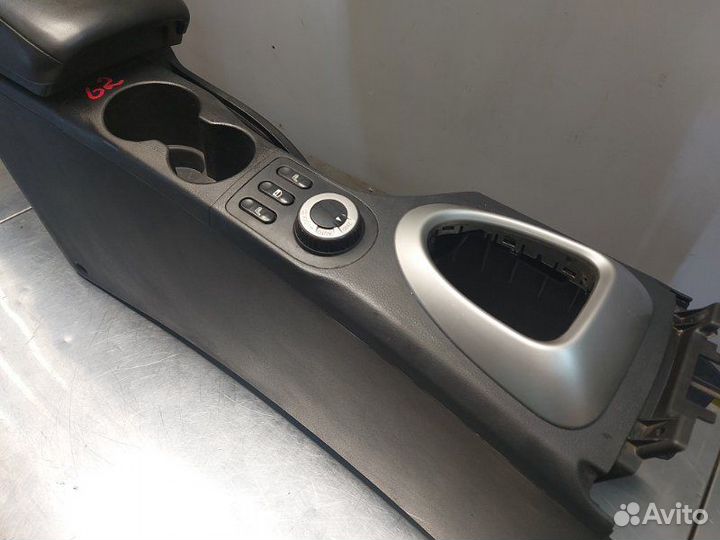 Подлокотник центральная консоль Nissan Qashqai+2