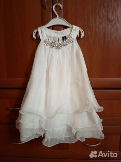 Платья праздничные 104,110