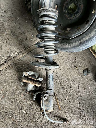 Амортизатор задний правый Toyota Camry V40 3,5