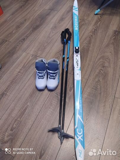 Беговые лыжи 140 см +палки+ ботинки 30 р