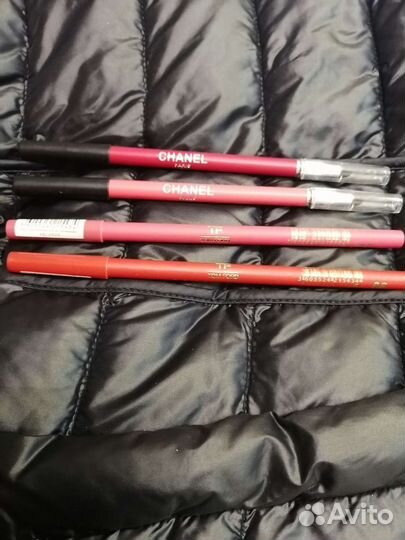 Контурные карандаши для губ с витамином Е