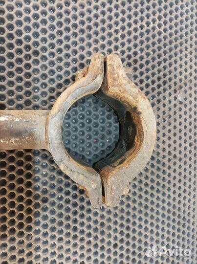 Стойка заднего стабилизатора