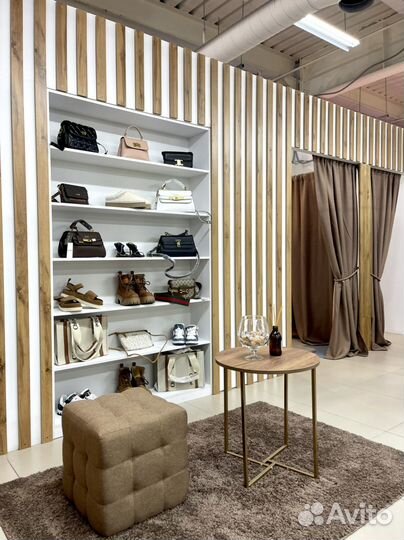 Продам действующий магазин женской одежды