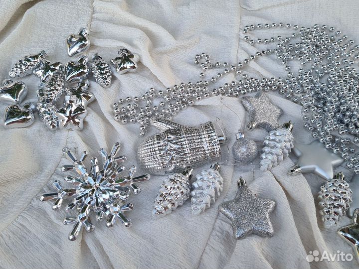 Елочные игрушки серебряные стекло и пластик